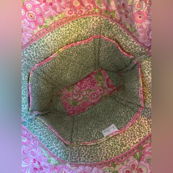 Large Vera Bradley Tote Green & Pink Floral with Green Leopard 🐆 Print - Picture 9 of 13